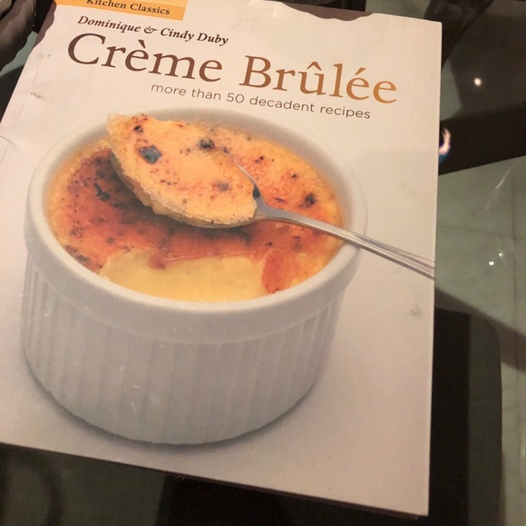 Crime brûlée set—recipe book and ramekins - Picture 3 of 5
